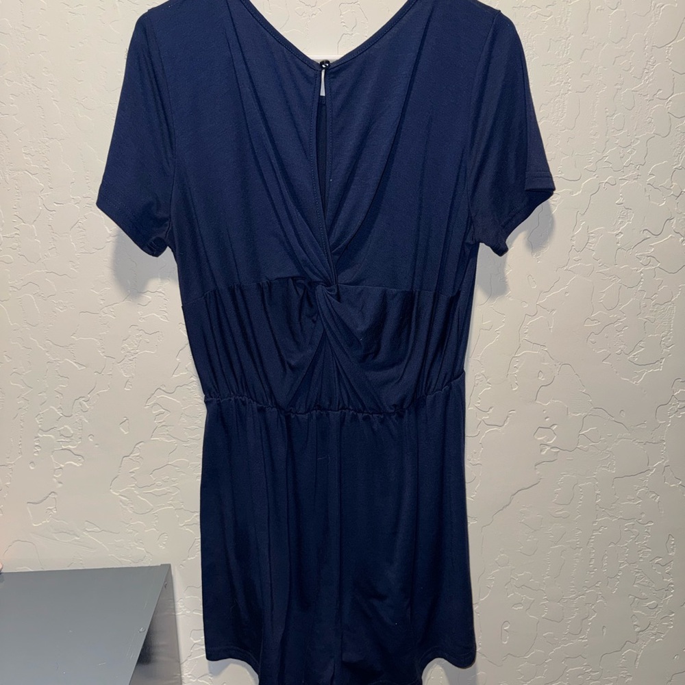 SHEIN Twist Back Solid Rompwr - Picture 4 of 5